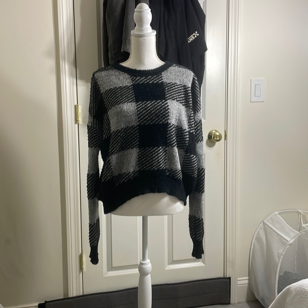Checkered sweater with really long sleeves, super warm and cozy